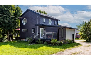 Embrace the extraordinary charm of this 3 bed, 3 bath home nestled in Barrie's east end community of Codrington.