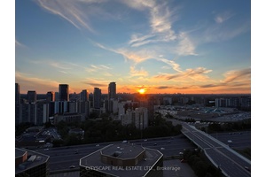 Unobstructed Breathtaking Views Of The City Of Toronto From The 26th Floor !
