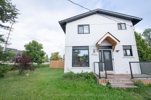 A Rarely Offered Modern Gem Steps from Lake Simcoe.