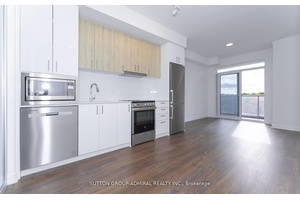 Luxurious Thornhill Promenade Park Towers 1 Year NEW 1 BEDROOM DEN unit.
