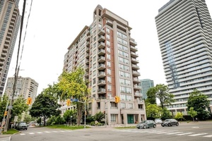 Fantastic Location with Great View !