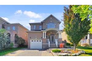 Stylish Fully Detached 4 Bedroom Home in Prime Patterson !