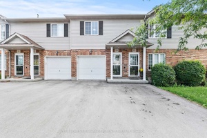Welcome to this spacious stacked townhouse located on the desirable Hamilton Mountain.