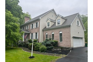 Location, privacy, tons of space for living and parking, beautiful park like yard with large back yard pond, cul de sac and I can mention so much more.