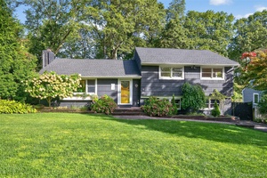 Newly Renovated home in Centerport !