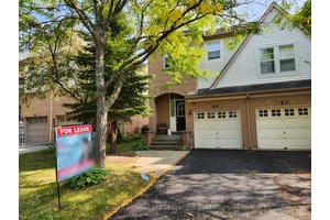 End Unit Townhouse ! Welcome to this beautifully maintained 3 bedroom freehold townhome located in the highly sought after Bayview Wellington neighbourhood of Aurora !