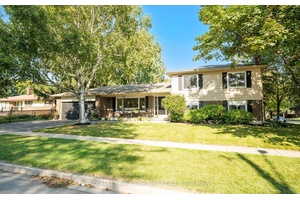 Welcome to 55 Bath Gate Dr, a spacious 4 bedroom, 3 bathroom side split offering over 2, 000sq.