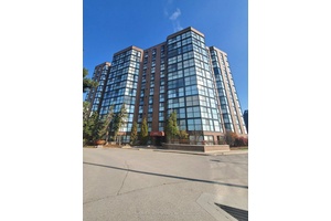 SPACIOUS ONE BEDROOM PLUS SOLARIUM CONDOMINUM CLOSE TO QEW.