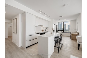 Live at the heart of the vibrant Exchange District.