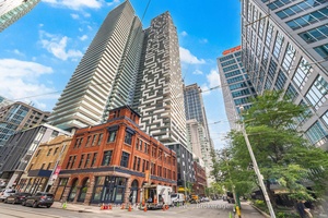 Welcome to Penthouse 02 at 20 Lombard Street, an extraordinary residence in the prestigious Yonge amp ; Rich community.