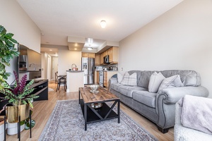 Welcome home to this 1 bed den suite in Tridels Grand Triomphe luxury condo ; a warm amp ; inviting space youll love coming back to, while staying connected to ...