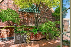 Terraced Penthouse A Garden in the Sky A sanctuary above Manhattan, this planted duplex penthouse on the 10th and 11th floors offers a spectacular wraparound terrace an expansive private oasis ...