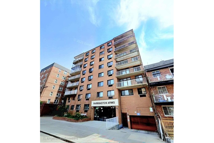 View of apartment building / complex