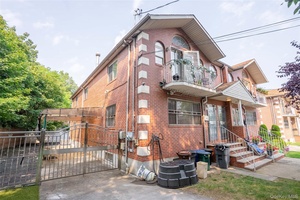 Great investment opportunity in Forest Hills !
