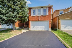 Welcome to this beautifully maintained detached home in the heart of Richmond Hill !