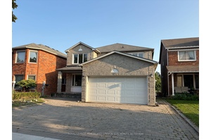 Thornhill 4 2 Bedroom 4 Bathroom 2 Kitchens 2 Garage Walk Out Basement Detached Home Located At The Prestigious Uplands Neighbourhood, Over 4000 Sf Of Living Space.