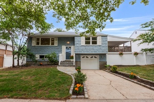 Located at the Backend of the Ripley Loop, This Hi Ranch Offers you 6 Rooms, 3 Bedrooms amp ; 2 Full Baths, with a side Covered Outdoor Deck amp ; ...
