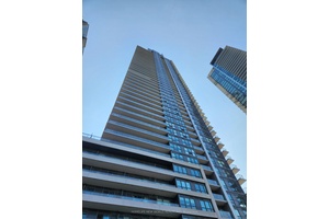 Bright and Spacious 2 Bedrooms 2 Washroom Corner Suite at Westlake !