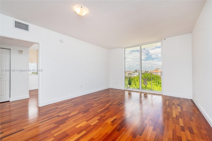 Living dining area