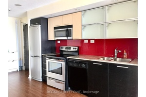 Spacious 1 Den Unit in CityPlace 698 Sqft !