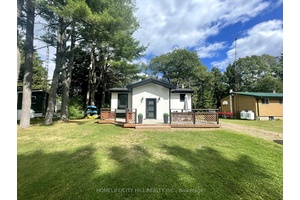 Welcome to your dream waterfront escape in the heart of the Haliburton Highlands.