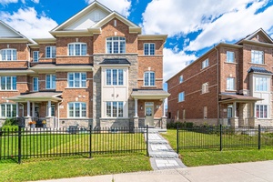 This bright and sun filled end unit freehold townhouse spans 3 storeys, offering 10ft ceiling height, 3, 464 sqft.