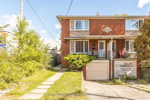 2 Bedroom 1 Washroom Apartment on Top Floor of 2 Floor Semi Detached Home Steps from Queen St.