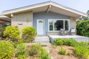 This charming 2 1 bedroom bungalow is a bright and inviting haven nestled in the family friendly north end.