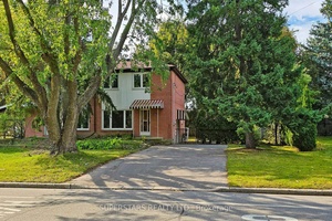 Charming amp ; Spacious 3 Bedrooms, 2 Full Bathrooms, with private ensuite laundry washer and dryer Semi Detached in Prime Richmond Hill !