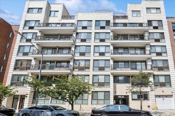 View of apartment building / complex