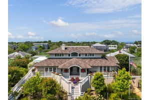 Presenting one of Saltaire s premiere homes 206 Broadway, a true masterpiece that combines luxury, craftsmanship, and a prime central location in the heart of this exclusive Fire Island community.