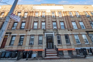 Welcome to this exceptional 6 family multi unit property in the heart of Glendale.