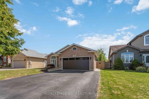 WOW with over 100, 000 in upgrades inside and outside over the last 3 years, this is the Chippawa deal you have been waiting for.