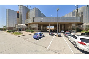 PROFESSIONAL OFFICE SPACE IN A PRIME LOCATION OF VAUGHAN, EASY ACCESS TO TRANSIT, HIGHWAYS, 407, 400 AND LANGSTAFF.
