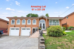 Fantastic Opportunity On A premium Sized Lot !