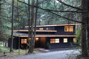 Alive with style and attitude, The Smithwood House redefines modern retreat living.