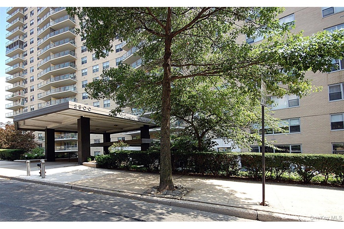 View of apartment building / complex