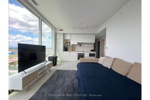 Spacious 2 Bedroom Den Suite at Transit City, 5 Buttermill Ave !