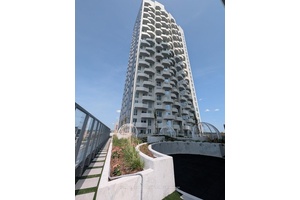 Great Amenities Including Public Transportation 10, 000 in Upgrades Including Extra Cabinetry, Upgraded Appliances Rogers Internet Included Hydro amp ; Water 60 75 m