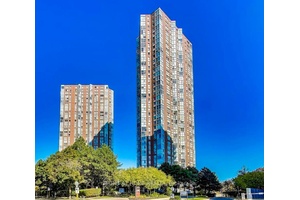 Stunning 1 Bedroom, 1 Bathroom Condo In North York Featuring A Spacious Layout And Modern Amenities.