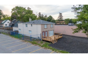 Prime Commercial Lease Opportunity in Richmond Hill !