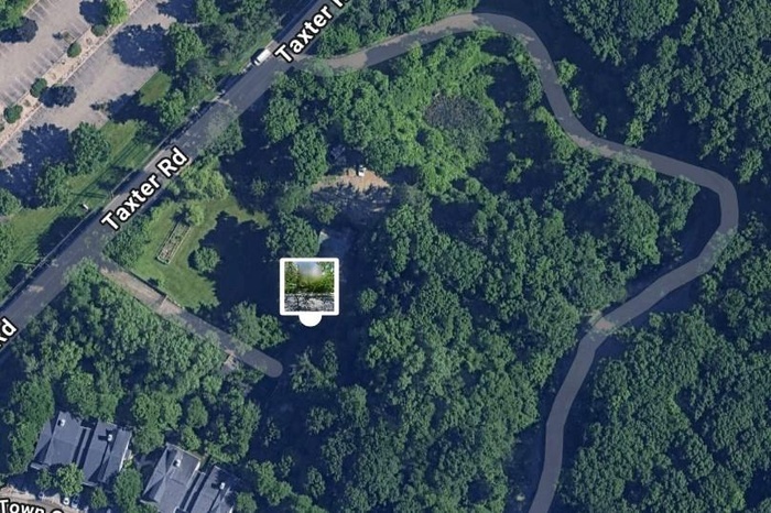 Aerial map of property and surrounding area