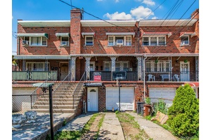 Located in the desirable Wakefield section of the Bronx, this versatile two family home offers comfort, convenience, and strong income potential.