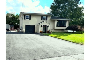 Move right into this charming 3 bedroom 2 bath split level home.