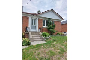 Stunning 3 Bedroom Bungalow For Lease In The Family Quiet Community Of Ionview.