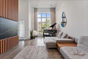 Luxury Monarch Townhome in Cathedraltown !