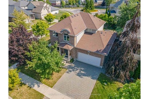 Perfectly tucked between Oakridge and Hyde Park, 792 Redtail Trail is located in the highly desirable Deer Ridge community of North London.