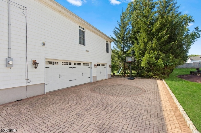 3 Car Garage