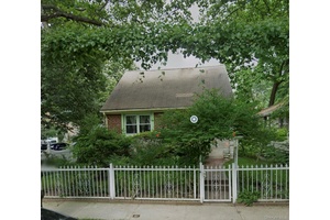 Huge corner property 40 X 100 on a dead end street in the heart of Bayside.
