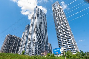 Experience luxury and convenience at Bloorvista at Islington Terrace, a Tridel masterpiece.